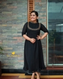 sarayu-mohan-in-black-long-dress-001