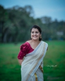 sarayu-mohan-kerala-saree-images-004