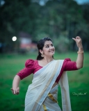 sarayu-mohan-kerala-saree-images-005