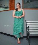 sarayu-mohan-photos-in-long-top-001