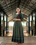 sarayu-mohan-photoshoot-at-temple.webp-002