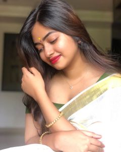 actress shaalin zoya latest onam kerala saree photos-003
