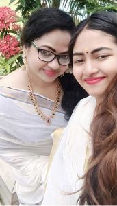actress shaalin zoya latest onam kerala saree photos-004