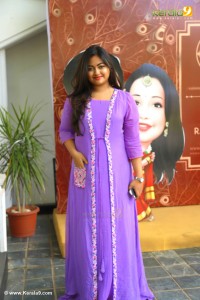 actress-shalin-zoya-latest-pics-117