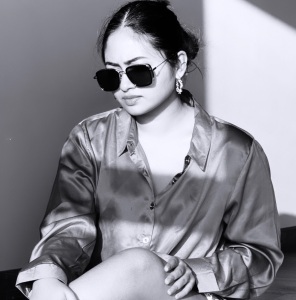 shaalin-zoya-black-and-white-style-photos-001