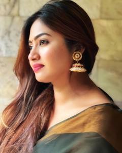 shaalin-zoya-in-black-saree-photos-001