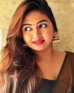 shaalin-zoya-in-black-saree-photos-002