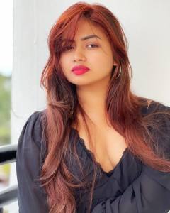 shaalin-zoya-in-black-top-photos-latest2022-004