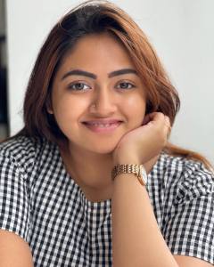 shaalin-zoya-in-check-top