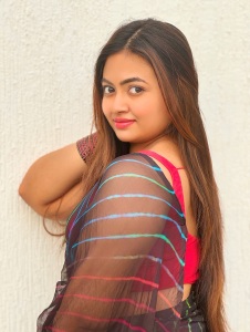 shaalin-zoya-in-makeup-style-ideas-photos-004