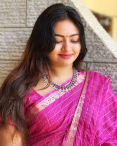 shaalin-zoya-in-pink-pattu-saree-photos-006