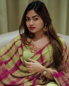 shaalin-zoya-in-pista-green-churidar-photos-003