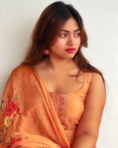 shaalin-zoya-in-red-lipstick-photo-001