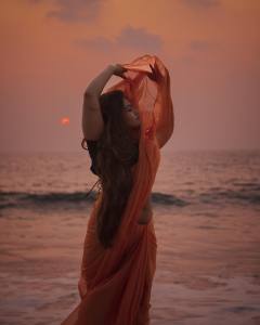 shaalin-zoya-in-red-lipstick-photo-011