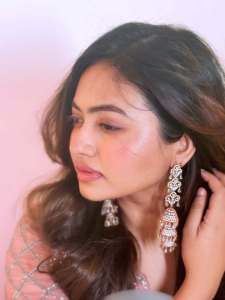 shaalin-zoya-in-soft-peach-dress-looking-good-in-after-weight-loss-photos-001