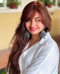 shaalin-zoya-look-instagram-photos2022-004
