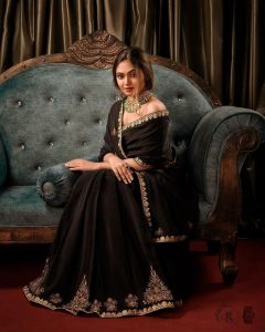 shaalin-zoya-wedding-saree-photos