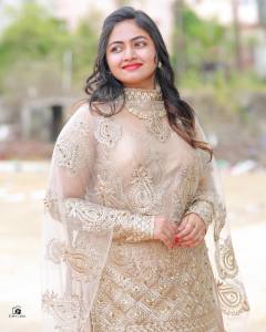shalin-zoya-latest-pic-in-fashion-dress-003