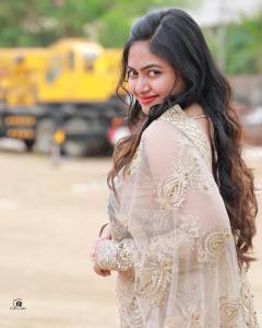 shalin-zoya-latest-pic-in-fashion-dress-005