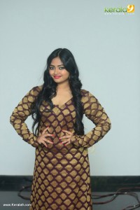 shalin-zoya-latest-stills-999-00314