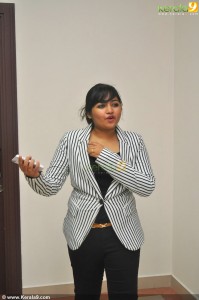 shalin-zoya-latest-stills00-00253