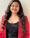 shaalin-zoya-in-red-blazer-with-black-pants-and-inner-style-photos-005