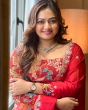 shalin-zoya-in-shimmer-and-sharara-dress-style-photos-004