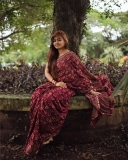 shaalin-zoya-in-printed-maroon-saree-photos-004