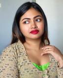 shaalin-zoya-in-vibrant-colour-lipstick-photos-008