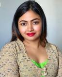 shaalin-zoya-in-vibrant-colour-lipstick-photos-009