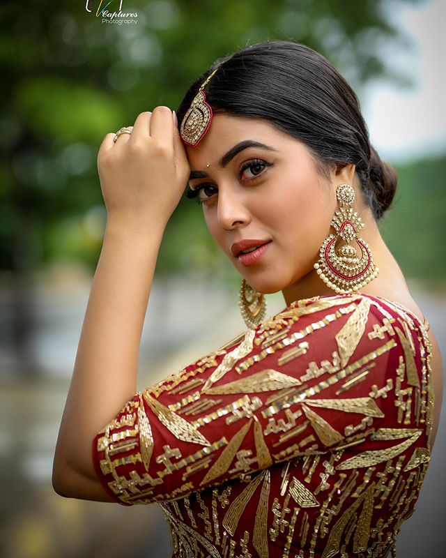 actress shamna kasim latest photos saree-014