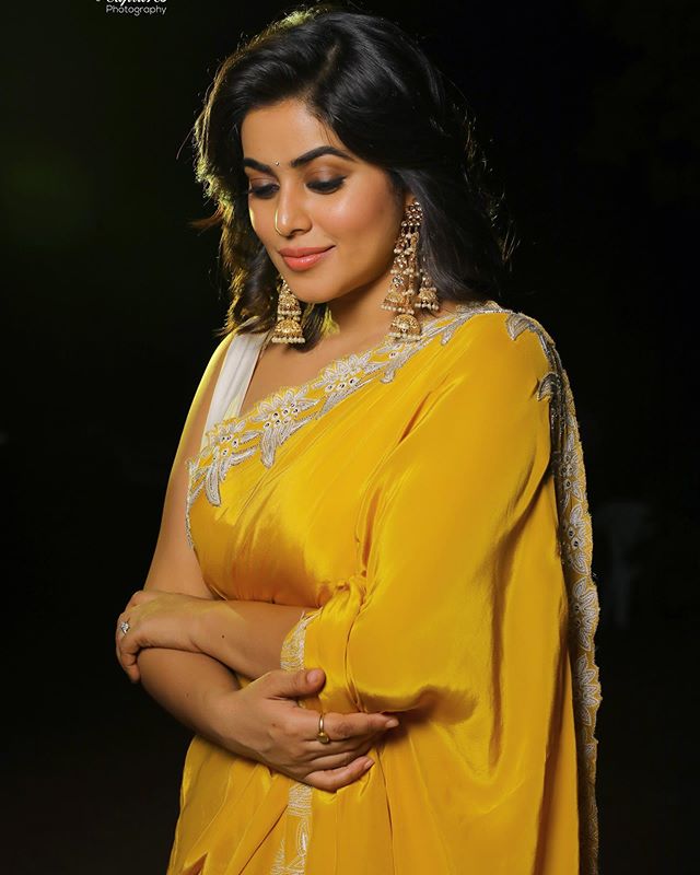 actress shamna kasim latest photos saree-027