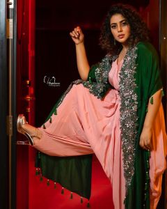 1_shamna-kasim-poorna-new-photos-in-light-pink-colour-saree-004