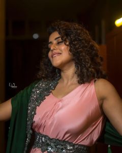 1_shamna-kasim-poorna-new-photos-in-light-pink-colour-saree-008
