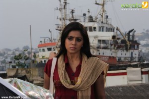 3216actress_poorna_latest_pictures_22-003