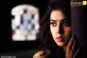 3843actress_poorna_latest_pics_01