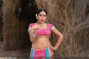 7064actress_poorna_latest_stills_63-004