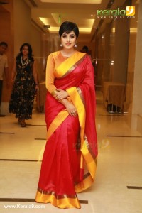 shamna-kasim-poorna-latest-stills-00131