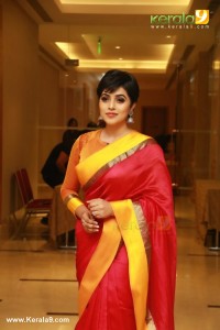 shamna-kasim-poorna-latest-stills-00995