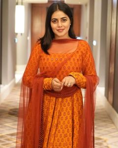 actress-poorna-new-photos-007