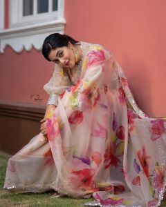 actress-poorna-new-photos-in-saree-001