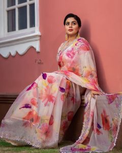 actress-poorna-new-photos-in-saree-002