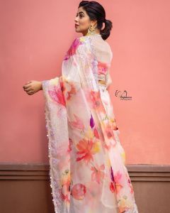 actress-poorna-new-photos-in-saree-003