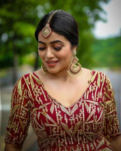 actress shamna kasim latest photos saree-020