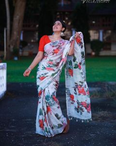 actress shamna kasim latest photos saree-021