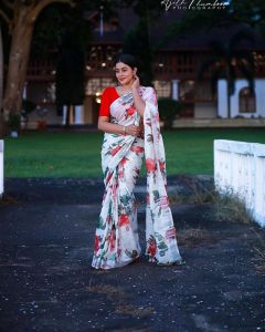 actress shamna kasim latest photos saree-023