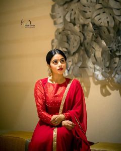 actress shamna kasim latest photos saree-033