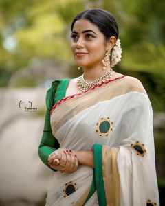 actress shamna kasim latest photos saree-043