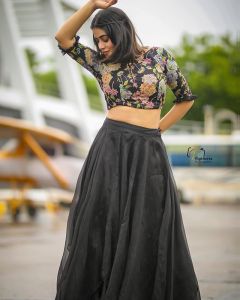 actress shamna kasim latest photos saree