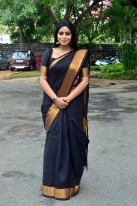 poorna-photos-110-0037